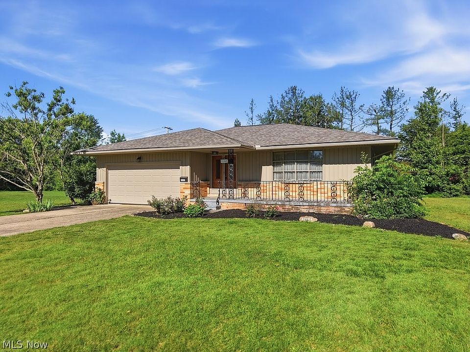 1st image of 33305 W Sharondale Dr