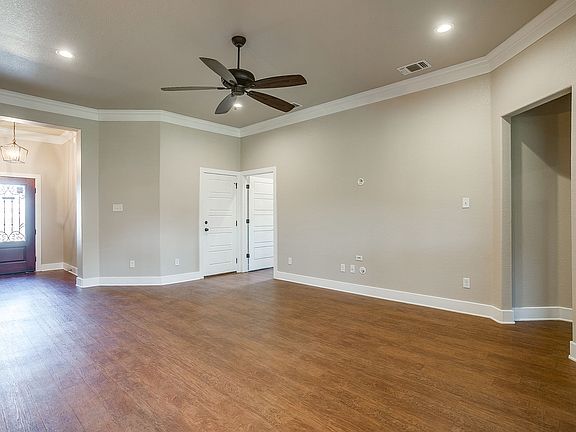 3rd image of 110 Hummingbird Ln