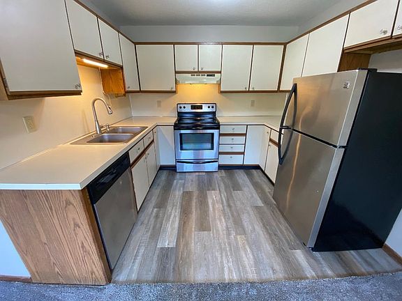 3rd image of 15500 Clovernook Dr APT D