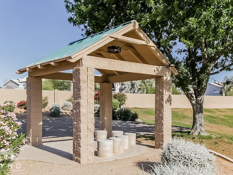1045 W Todd Dr — Photo 23