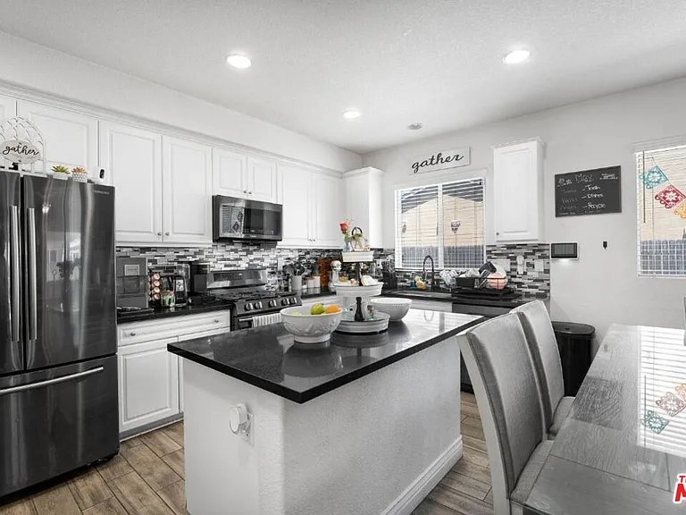 3056 Janine Ave — Photo 11