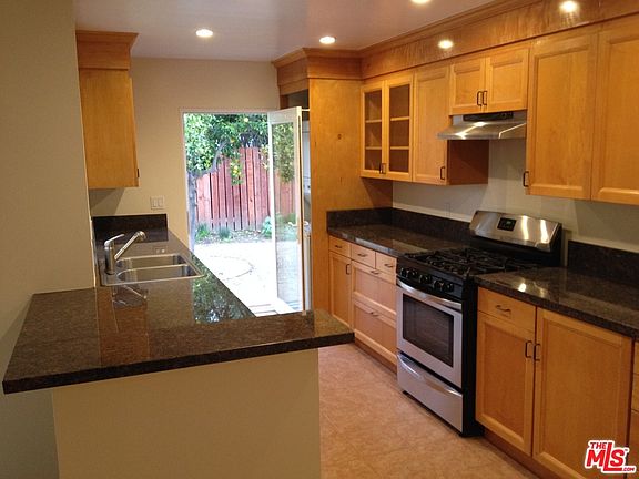5th image of 12955 Archwood St