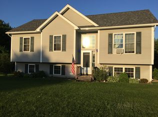 32 Glen Ridge Ln, Saint Albans, VT 05478