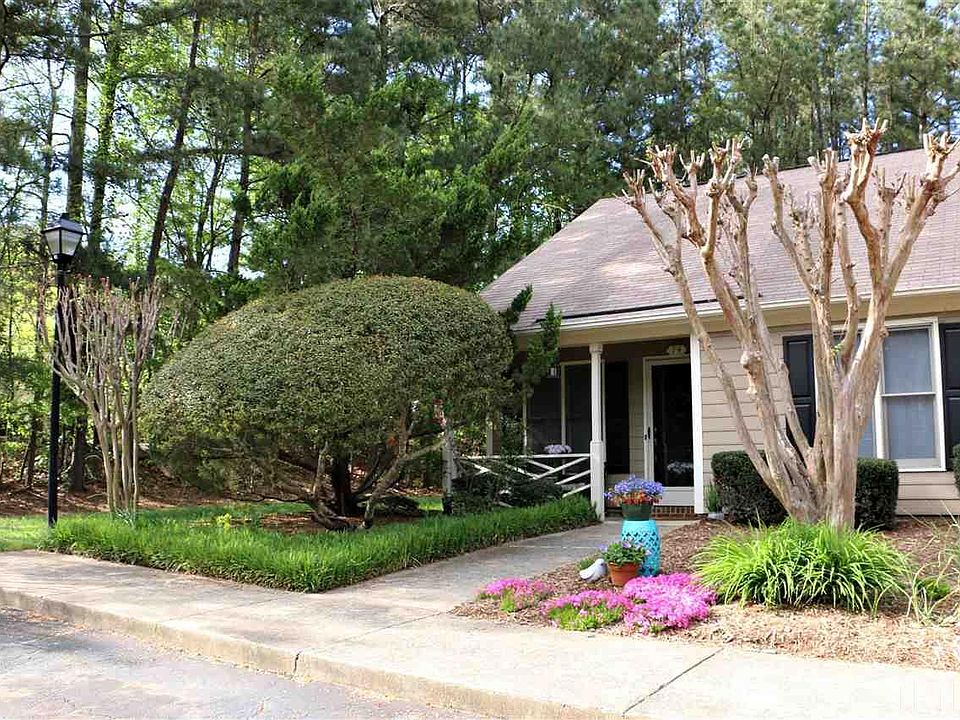 1st image of 74 Crystal Oaks Ct