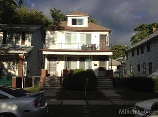 1052 Wayburn St, Grosse Pointe Park, MI 48230