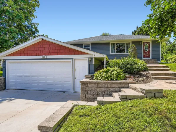 110 Grenadier Ave N, Oakdale, MN 55128