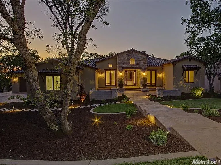 5385 Da Vinci Dr photo 1
