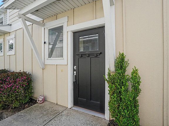 5th image of 920 W Savidge St #6