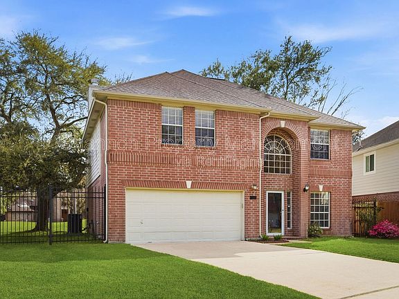 3rd image of 3327 Shady Glen Ln