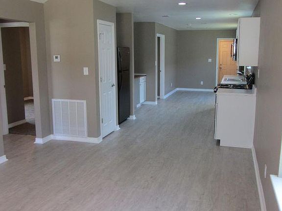 4th image of 17317 Avondale Cir