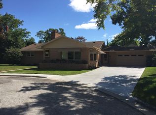 102 Maplewood Ct, Bay City, MI 48708