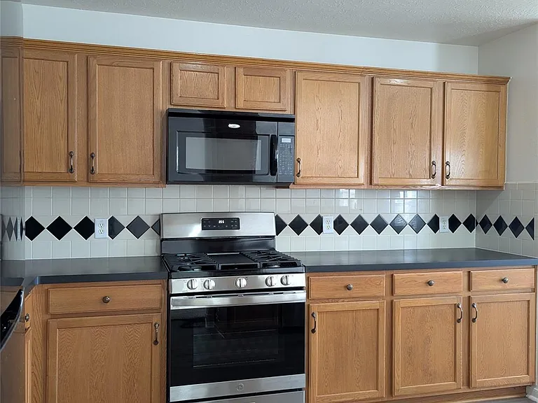 5618 Savannah Woods Ln — Photo 19