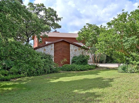 3rd image of 2683 Country Ledge Dr