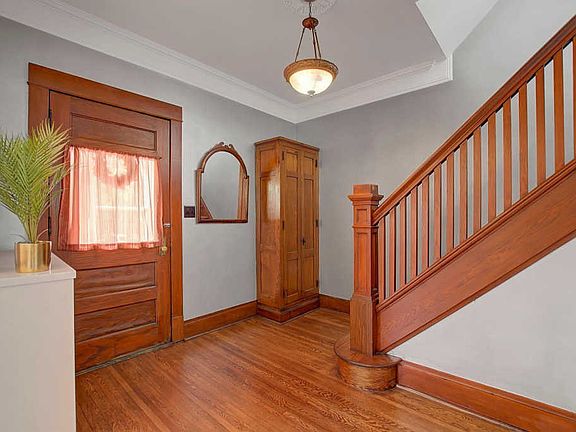 4th image of 1255 Minnehaha Ave W