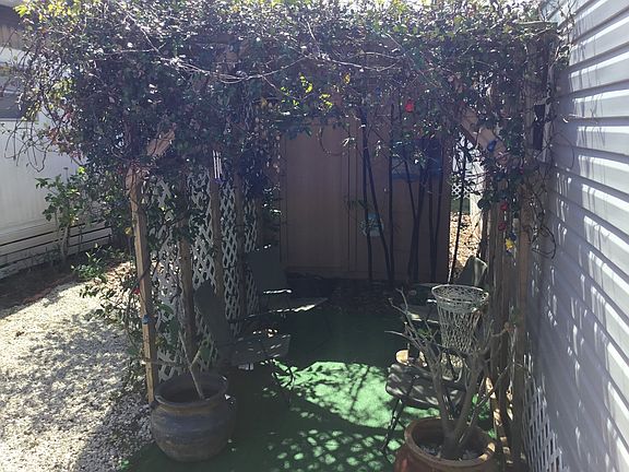 5th image of 131 Cocoa Palms Ave