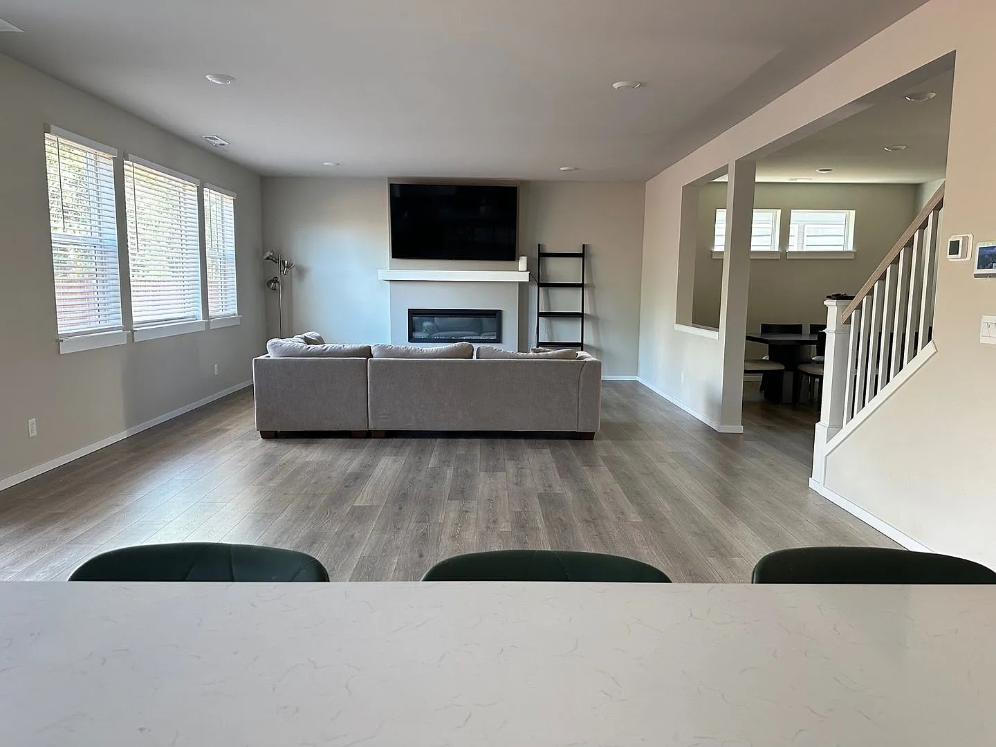 Rental! Spacious 6-Bedroom Home Near Jblm Built In 2025 — Photo 4