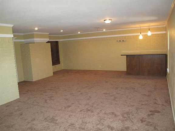 4th image of 3904 Danbury Dr