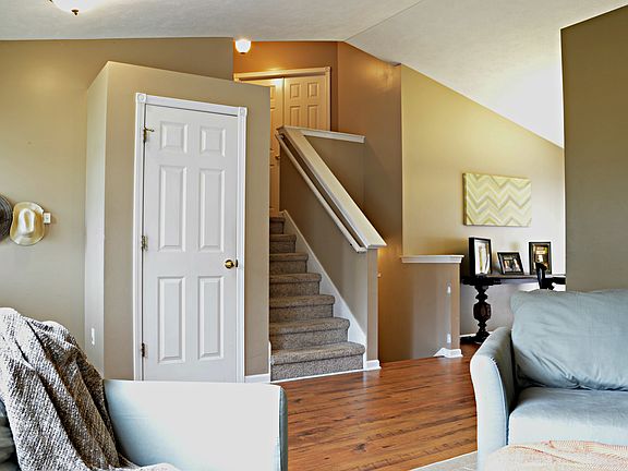 2nd image of 610 Sunbrook Dr SE