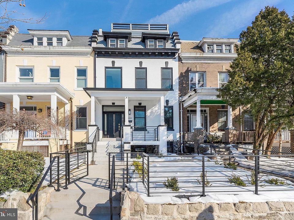 1st image of 3009 13th St NW #1