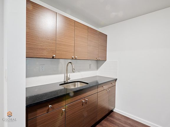 3rd image of 773 Grote St #2C