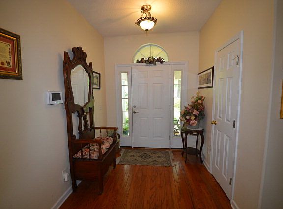 2nd image of 107 Cherrywood Ct