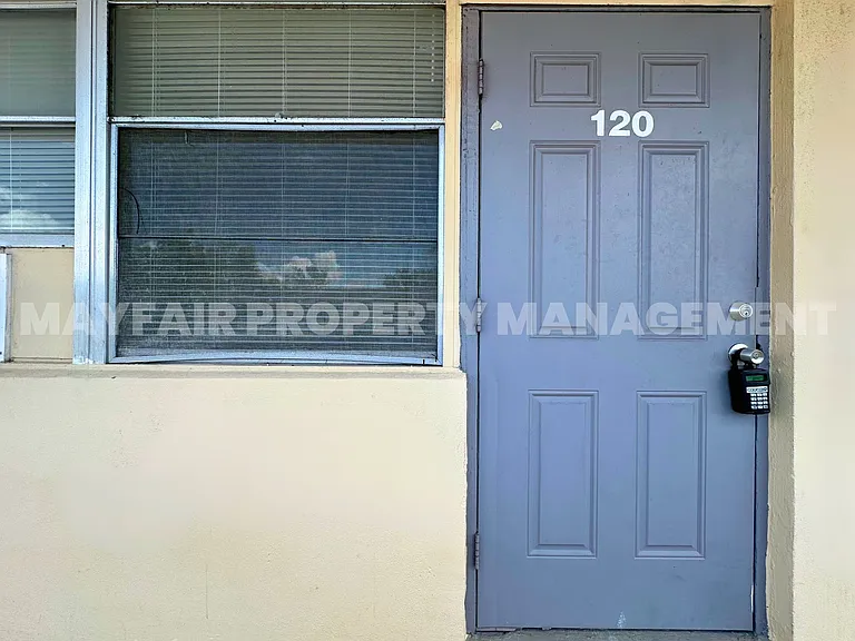 4611 South Congress Ave — Photo 14
