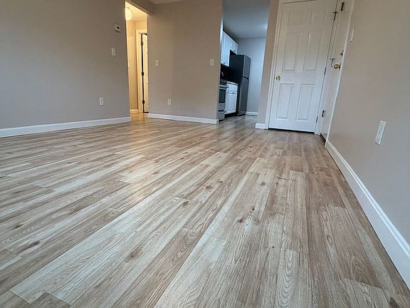 5th image of 134-140-148 Willard St #148-2