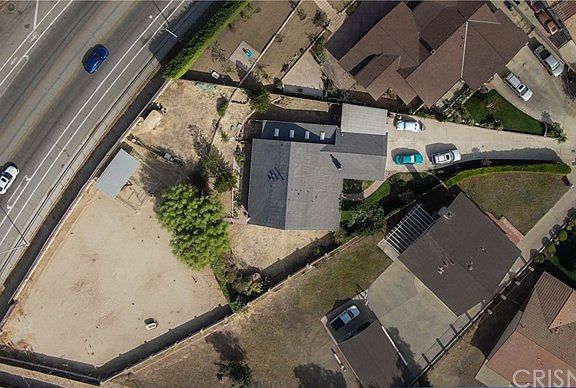 5th image of 13787 De Foe Ave