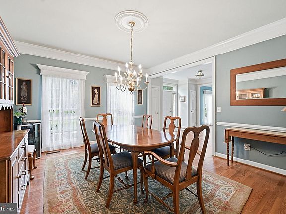 4th image of 7433 Norwalk Ct