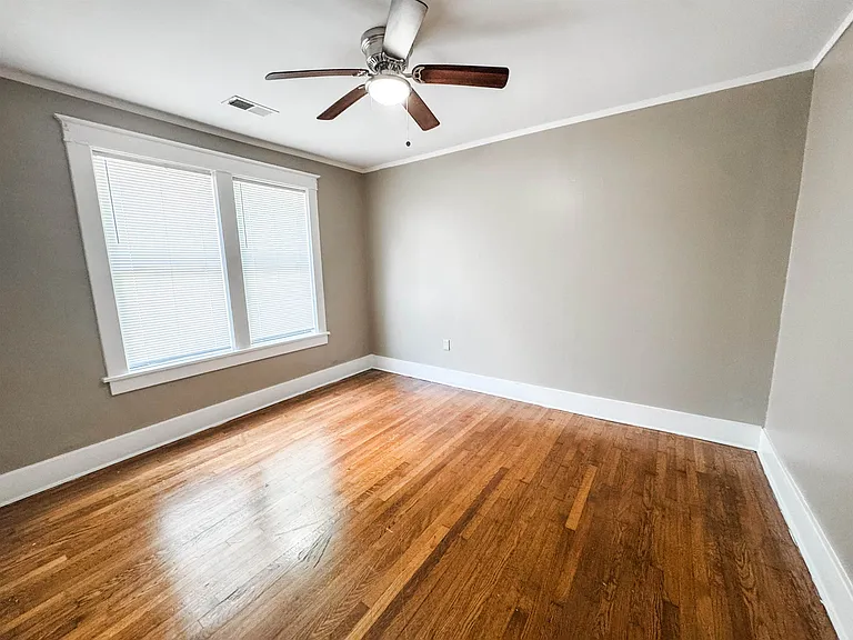 1659 Jackson Ave — Photo 12