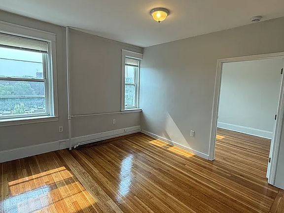 4th image of 1617 Commonwealth Ave #17B
