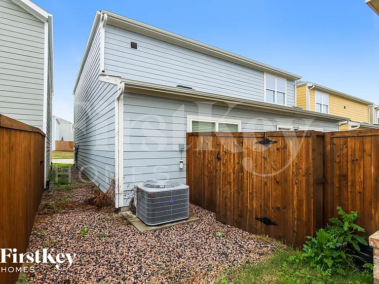 323 Aveen Path — Photo 15
