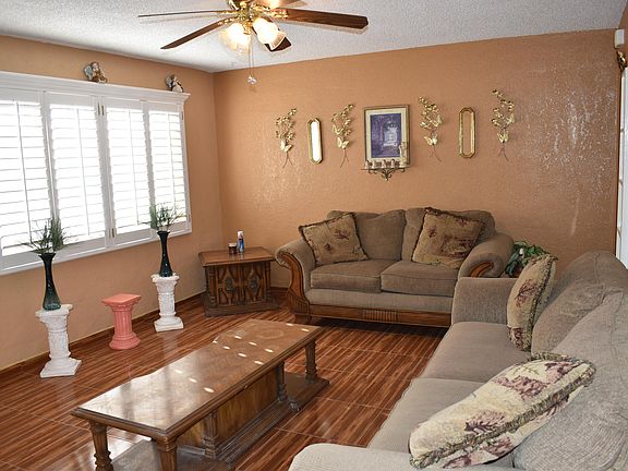 5th image of 8125 Valley View Dr