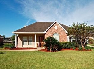 17385 E Autumn Dr, Prairieville, LA 70769