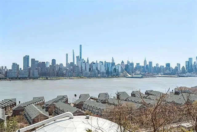 6045 Boulevard East #C9 — Photo 15