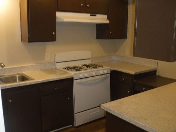 3rd image of 1313 N Fashion Ln APT 4