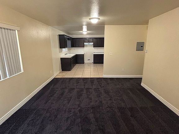 4th image of 606 E 99th St