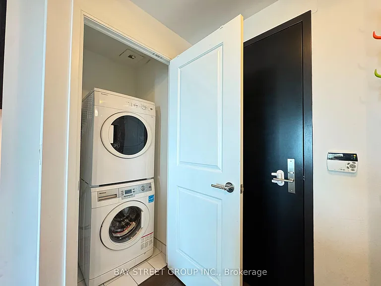 1080 Bay St #4006 — Photo 11