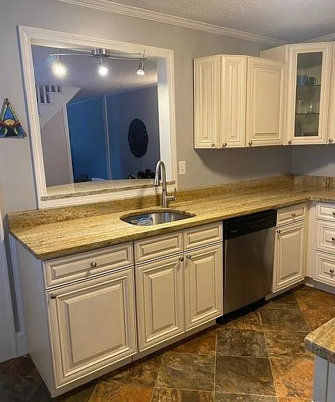 334 Summit St #334 — Photo 7