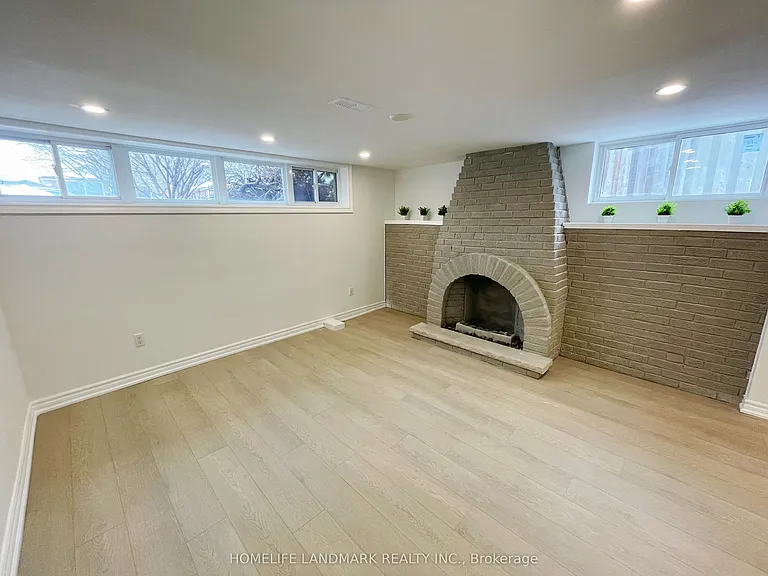 81 Celestine Dr #LOWER — Photo 2