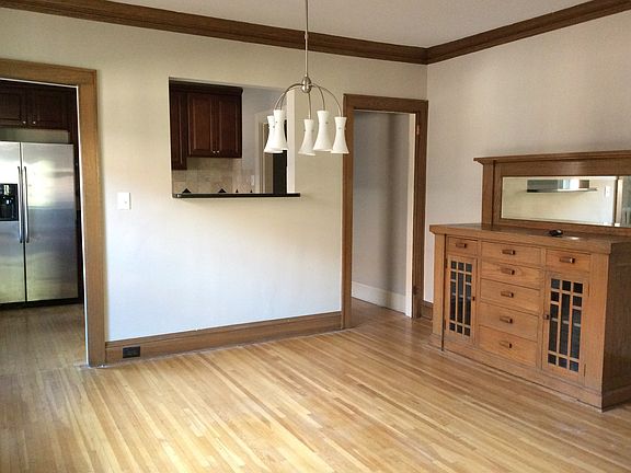 5th image of 3225 Garfield Ave APT 4