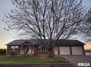 901 S Cherry St, Albany, IL 61230