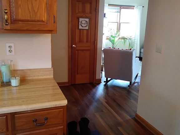 4th image of 670 Ware St #1