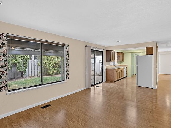5th image of 2735 Montello Ave