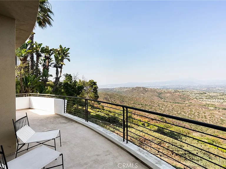 3230 Tyrol Dr — Photo 39