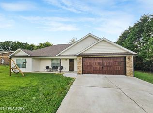 711 Stowers Dr, Corryton, TN 37721