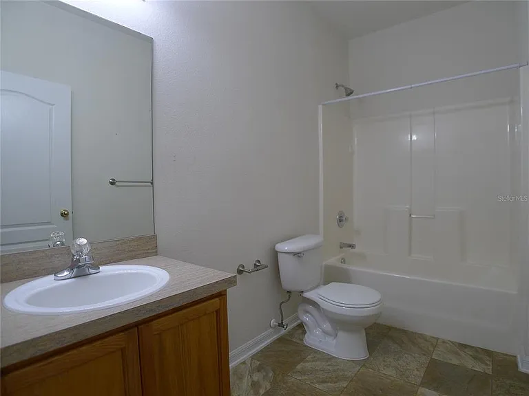 6829 Lake Eaglebrooke Dr — Photo 13