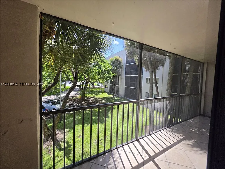 8400 SW 133rd Avenue Rd #208 — Photo 6