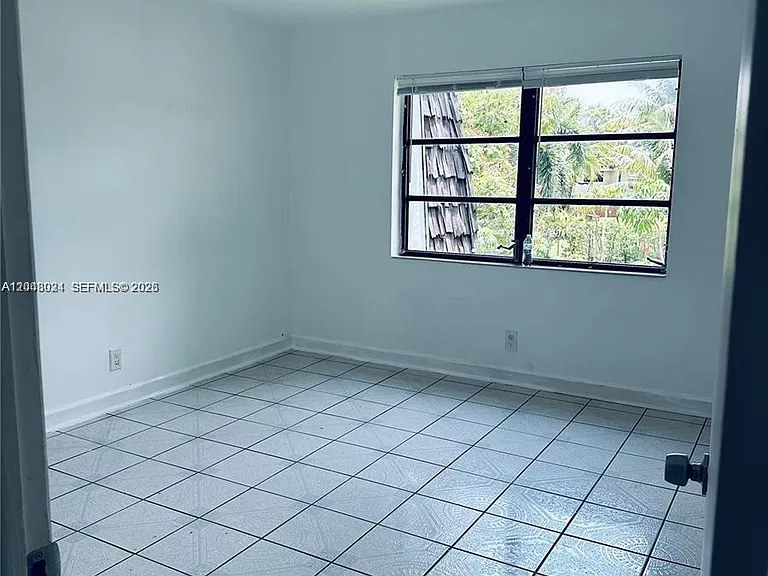3105 Oakland Shores Dr #J205 — Photo 4