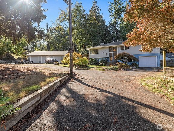 2nd image of 1027 S 112th Street
